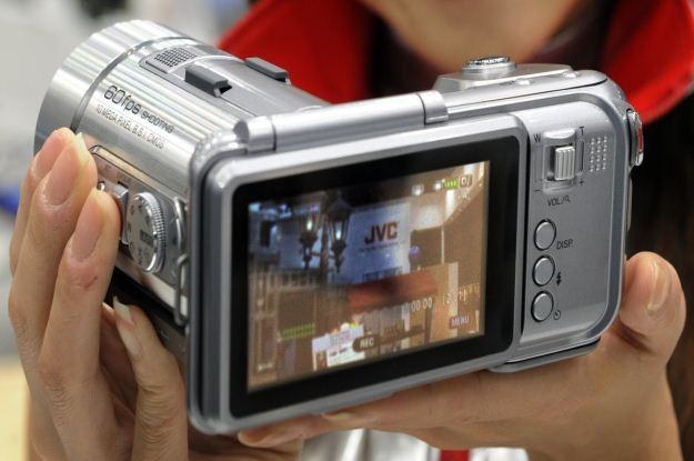 Formatów wideo i kamer nie brakuje na rynku /AFP