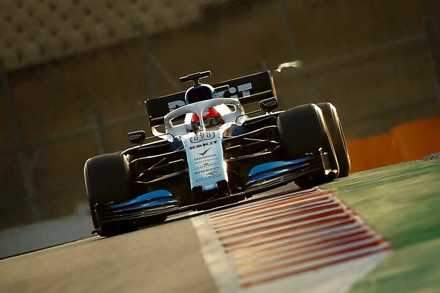 Formula 1: Kubica z najgorszym czasem na torze pod Barceloną /ENRIC FONTCUBERTA /PAP/EPA