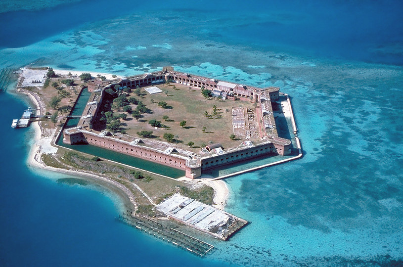 Fort Jefferson nazywany był "Gibraltarem Zatoki Meksykańskiej". Do dziś jest jednym z największych murowanych fortów na półkuli zachodniej /U.S. National Park Service /Wikipedia