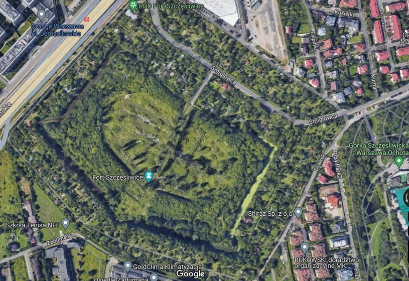 Fort Szczęśliwice w Warszawie - zdjęcie satelitarne /Google Maps /