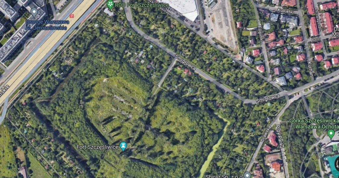 Fort Szczęśliwice w Warszawie - zdjęcie satelitarne /Google Maps /