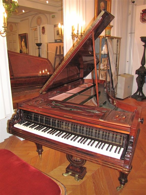 Fortepian z paryskiego mieszkania Chopina &nbsp; /Marek Gładysz /RMF FM