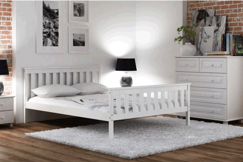 Fot. Meble Magnat - łóżko Alion w kolorze białym /materiały prasowe