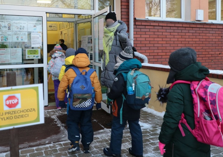 Koszmar w szkole w Głogowie. Matka ucznia i prokuratura zabierają głos po szarpaninie