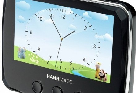 Fotobudzik HANNspree jest połączeniem ramki cyfrowej, odtwarzacza MP3 i elektronicznego zegara /Media2