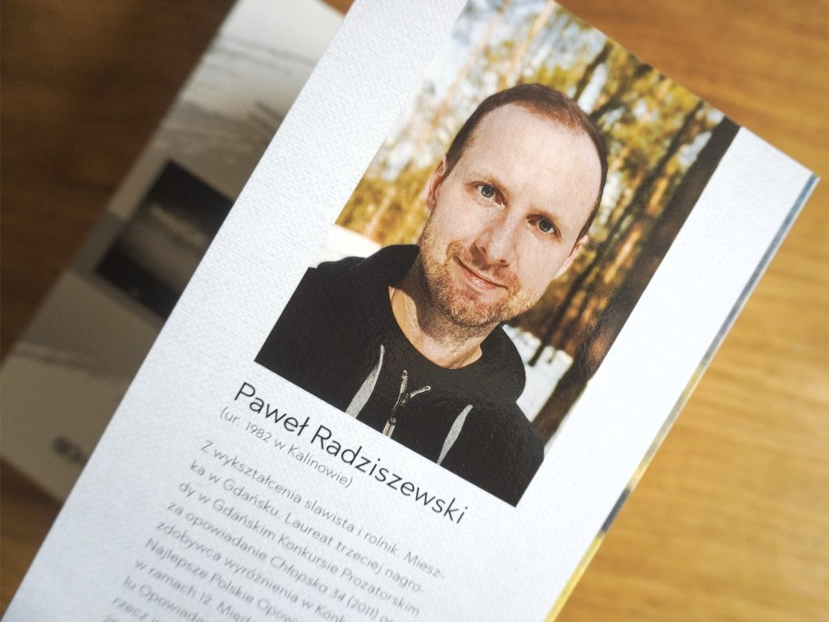 Fotografia autora na skrzydełku książki /Wydawnictwo SQN /Materiały prasowe