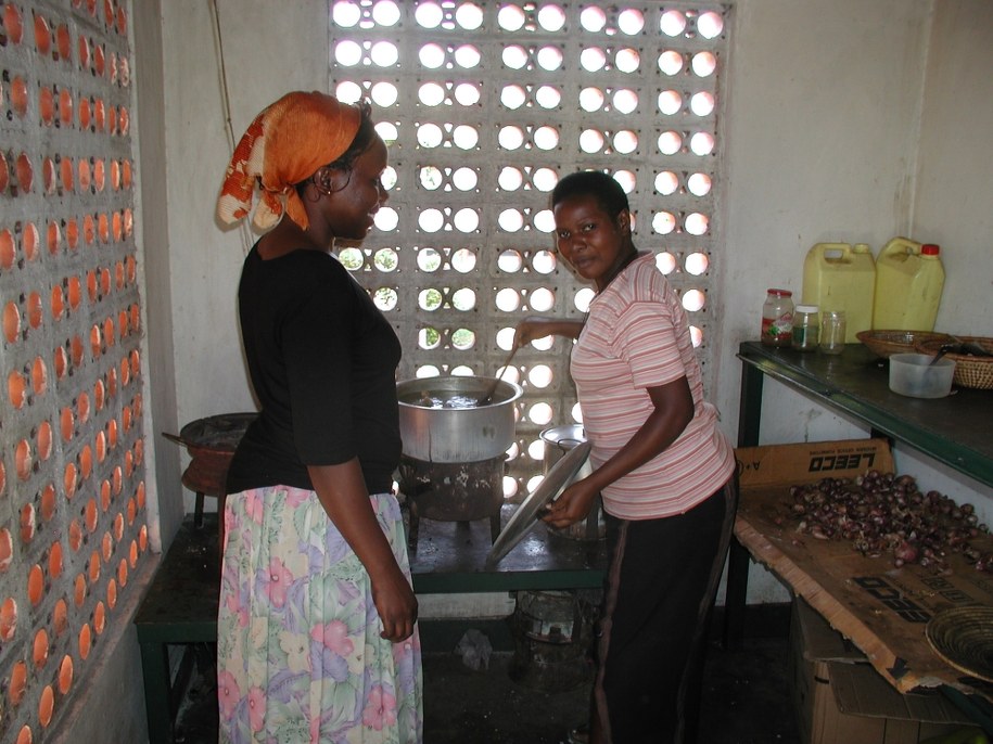 Fotografia zamieszczona w książce Bogusława Dąbrowskiego "Spalić paszport. Opowiadania misjonarza z Ugandy" /Bogusław Dąbrowski /