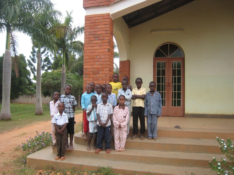 Fotografia zamieszczona w książce Bogusława Dąbrowskiego "Spalić paszport. Opowiadania misjonarza z Ugandy" /Bogusław Dąbrowski /