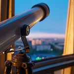 Zajmujący się astronomią