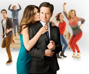 Fox poszedł za ciosem i wymyślił nowy serial. W 22-odcinkowym "The Michael J. Fox Show" zagrał prezentera telewizyjnego chorego na Parkinsona, który po pięciu latach wraca do zawodu. "Still got it" głosi napis promujący serial. I rzeczywiście on "wciąż to ma". Talent, charyzmę i niezwykłą pogodę ducha...