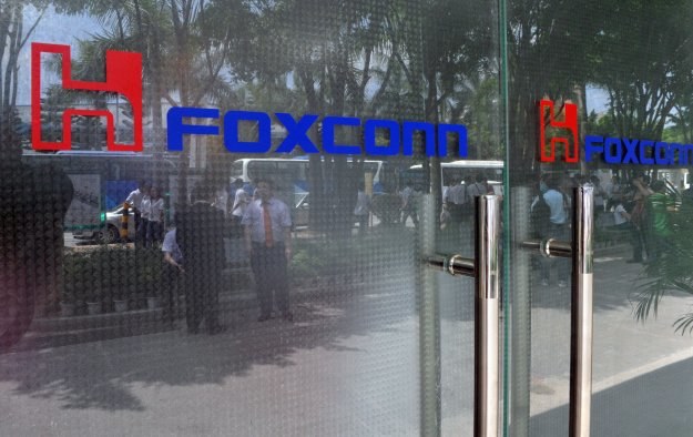 Foxconn o 30 proc. podniesie zarobki swoich pracowników zatrudnionych w fabrykach w Chinach /AFP