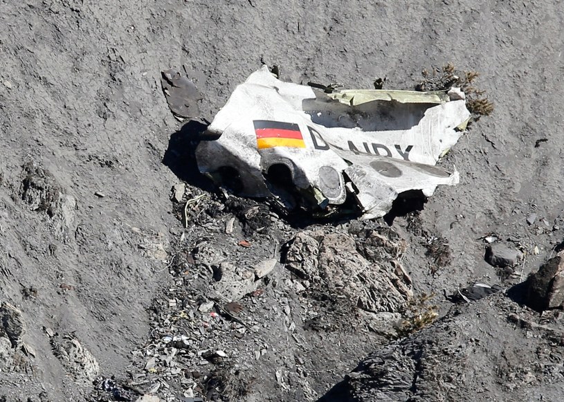 Fragment airbusa, który rozbił się w Alpach /PAP/EPA