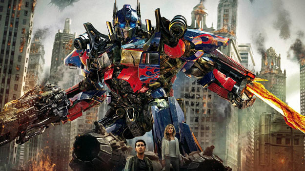 Fragment plakatu promującego film "Transformers 3" /materiały prasowe