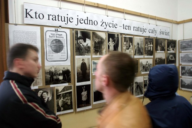 Fragment wystawy poświęconej tragedii sprzed 60 lat we wsi Markowa (Podkarpackie) /Jerzy Paszkowski /PAP