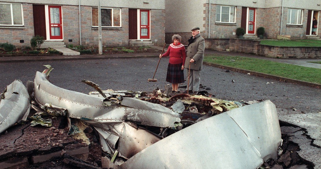 Fragmenty samolotu spadły na Lockerbie - zginęło 11 mieszkańców miasteczka /AFP