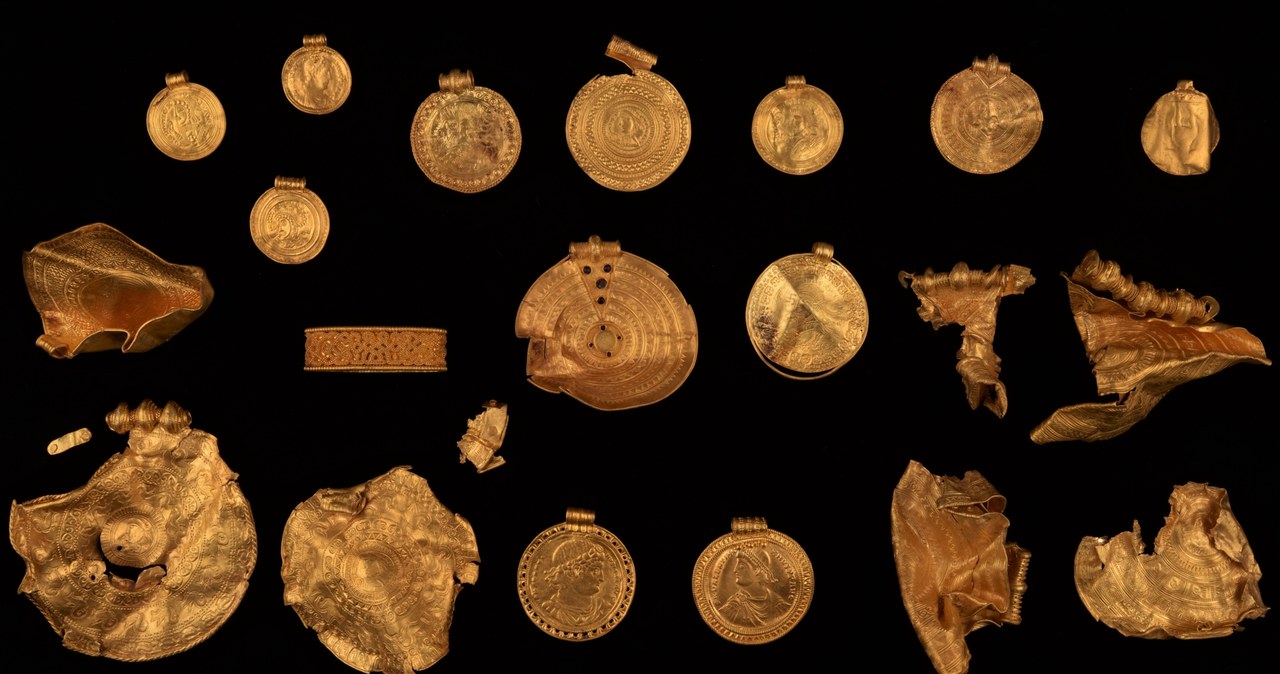 Fragmenty Skarbu Vindelev, znalezionego w 2020 roku /Vejlemuseerne /domena publiczna