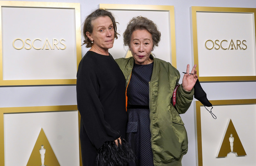Frances McDormand i Yuh-Jung Youn - laureatki tegorocznych aktorskich Oscarów /Chris Pizzello-Pool /Getty Images