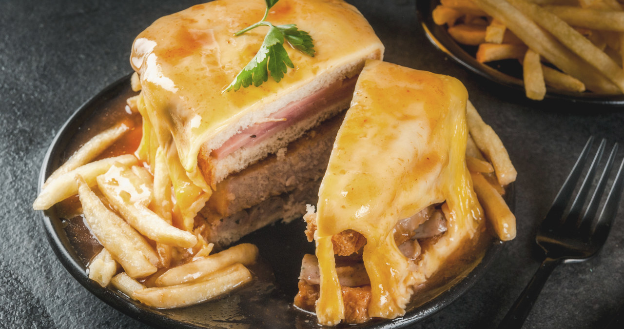 Francesinha - zapiekana kanapka /123RF/PICSEL