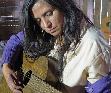 Francisca Gavilán w filmie "Violeta poszła do nieba"