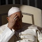 Franciszek nie pojawił się w oknie Pałacu Apostolskiego. „Mam infekcję płuc”