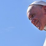 Franciszek o Janie Pawle II: Pozostawił niezatarty ślad w Kościele i społeczeństwie