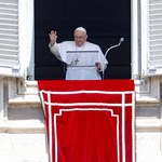 Franciszek oskarżany o współpracę z juntą. Stanowczo odpiera zarzuty