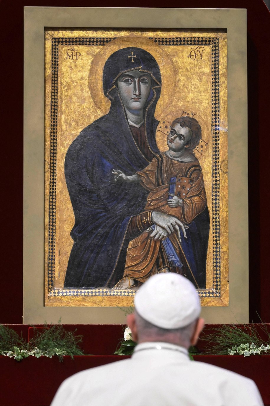 Franciszek przed ikoną Maria Salus Populi Romani /Vatican Media/ABACAPRESS.COM  /PAP