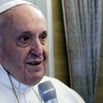 Franciszek przyleciał do Iraku. Jest pierwszym papieżem, który odwiedził ten kraj