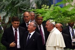 Franciszek spotkał się z braćmi Castro