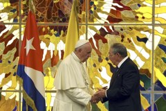 Franciszek spotkał się z braćmi Castro