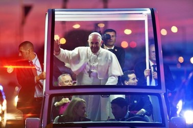Franciszek spotkał się z ofiarami księży pedofilów. "Bóg płacze"