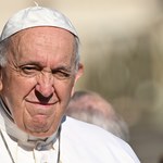Franciszek: Trzeba zmienić modę liturgiczną, koniec z koronkami