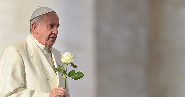 Franciszek zaczyna aktywność na Instagramie w Roku Miłosierdzia /AFP