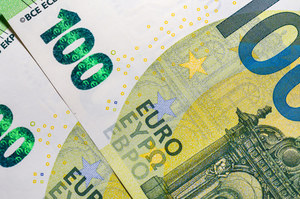 Francja: 100 euro "dodatku inflacyjnego". Rekompensata za wzrost cen paliw i energii 