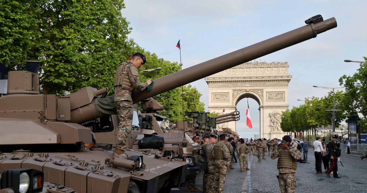 Francja chce zwiększać wydatki na obronność /LUDOVIC MARIN/AFP /AFP