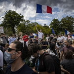 Francja: Demonstracje przeciwko paszportom covidowym. Doszło do starć z policją