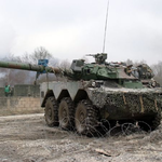 Francja dostarczy Ukrainie "lekkie czołgi". To pojazdy opancerzone AMX-10