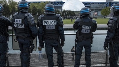 Francja: Dwaj islamscy radykałowie planowali zamach przez I turą wyborów prezydenckich