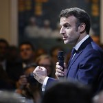 Francja: Emmanuel Macron obiecał darmowe prezerwatywy dla młodych