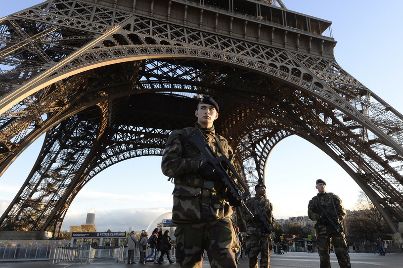 Francja mobilizuje 10 tys. żołnierzy /AFP