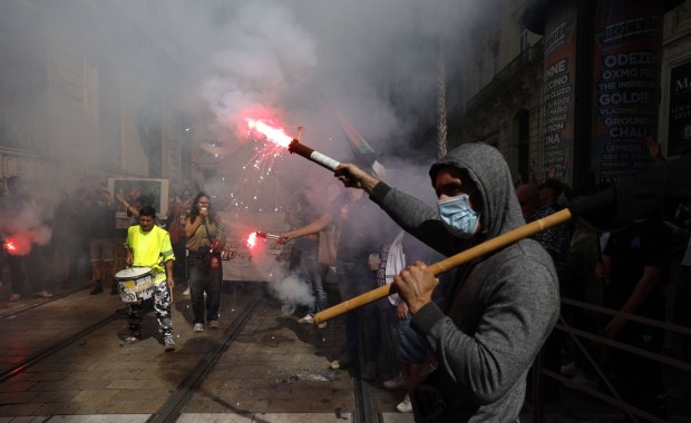 Francja na krawędzi chaosu. Zamieszki, barykady i setki zatrzymanych