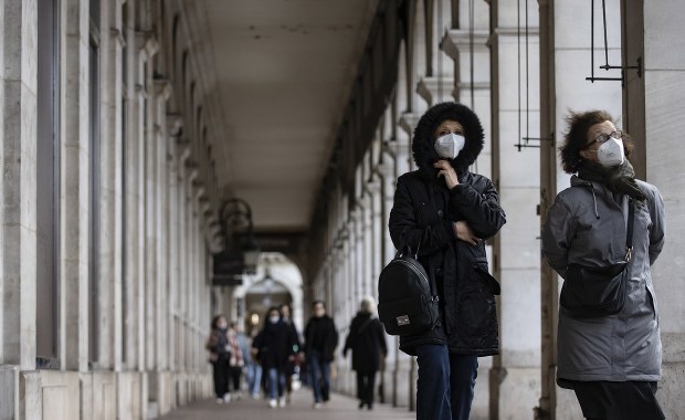 Francja: Najwięcej zakażeń Covid-19 od początku pandemii