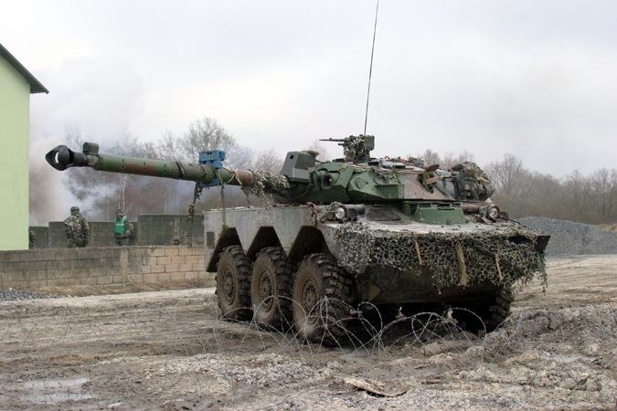 Francja nie podała, ile lekkich czołgów bojowych AMX-10 RC. przekaże ukraińskiej armii. /Twitter