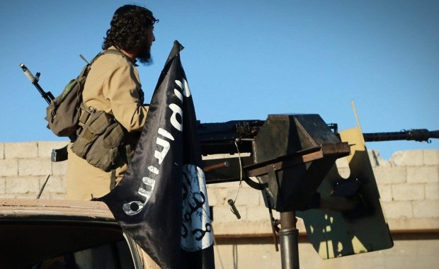 Francja ocenia, że około 700 jej obywateli walczy w Państwie Islamskim