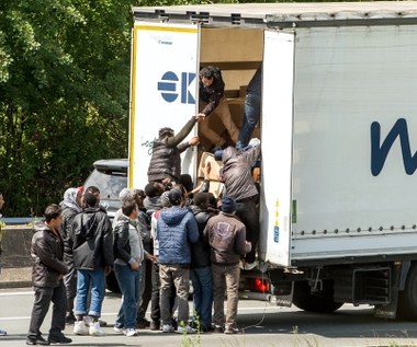 Francja: Ok. 2 tys. imigrantów próbowało dostać się do eurotunelu