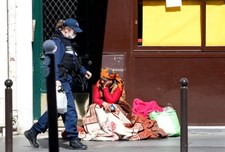 Francja: Około 1000 bezdomnych zakażonych koronawirusem