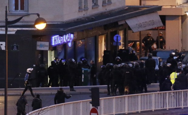 Francja: Podczas szturmów zabito trzech napastników. Co najmniej 4 zakładników nie żyje