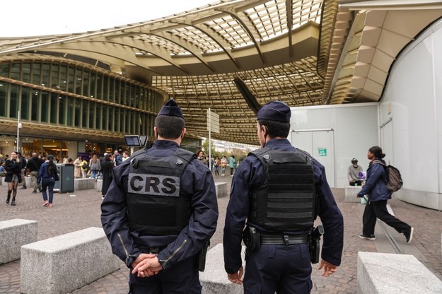 Francja podniosła alert bezpieczeństwa do najwyższego poziomu /Teresa Suarez /PAP/EPA