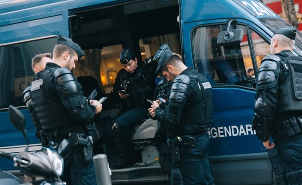 Francja: Ponad milion euro zebrano dla policjanta, który zastrzelił 17-latka