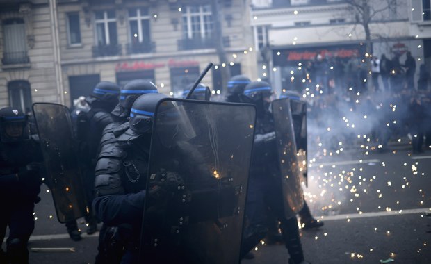 Francja: Protesty przeciwko reformie emerytalnej. Zamieszki w Paryżu